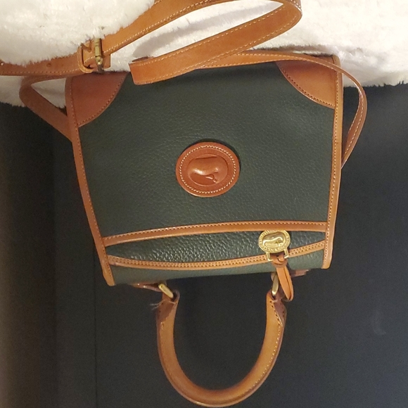 VINTAGE DOONEY AND BOURKE PURSE - Picture 3 of 6